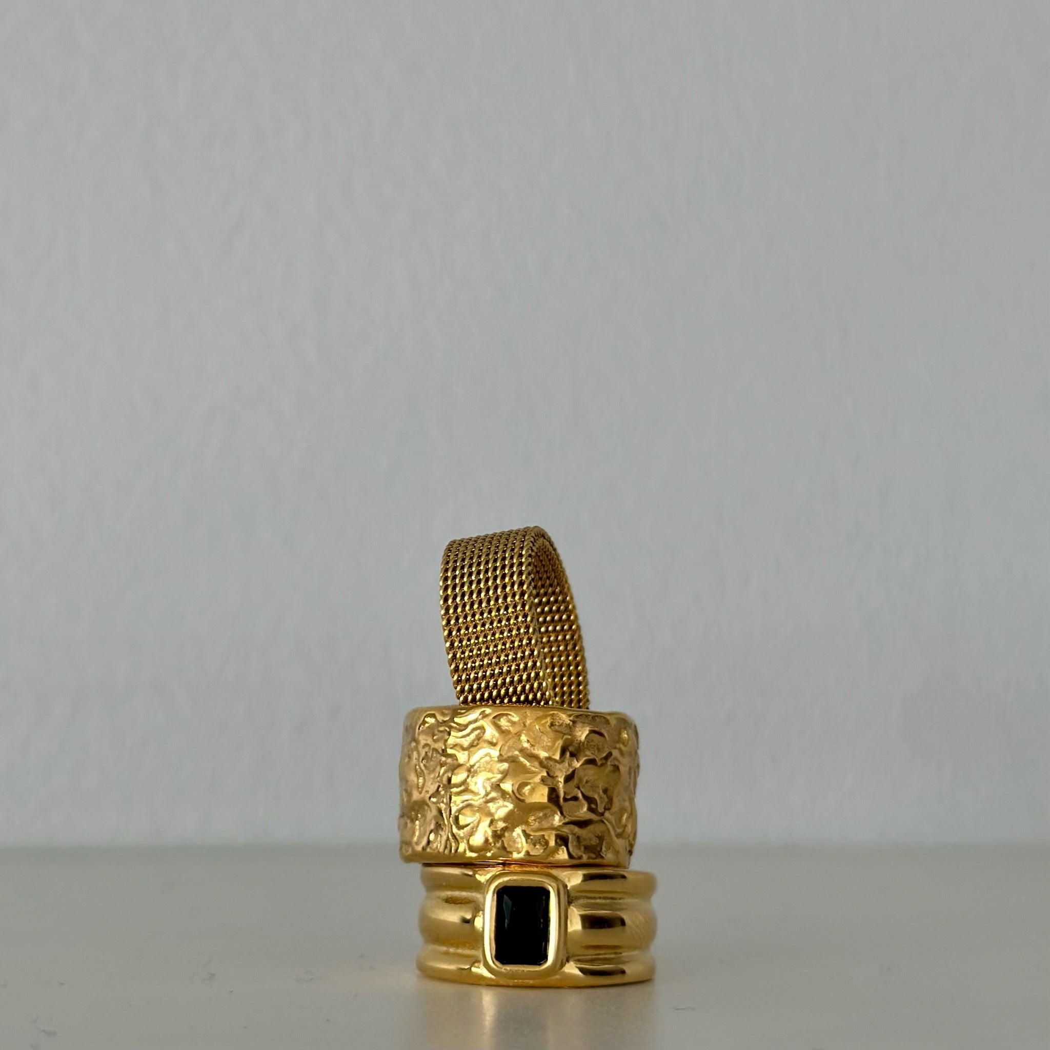 Logan Textured Ring - Gold - 8