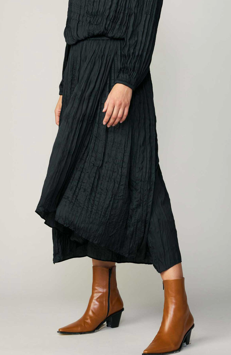Asymmetric Wrinkled Long Skirt - Black