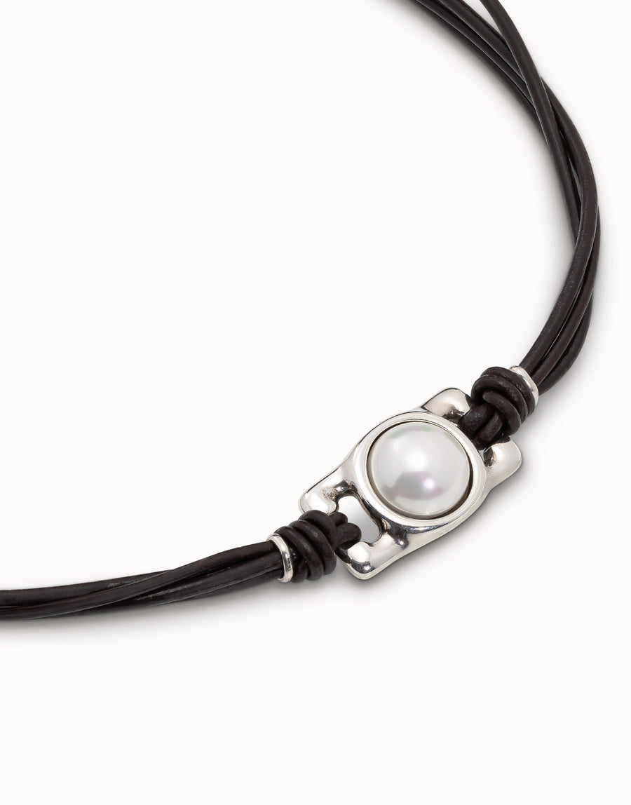 UNOde50 Short Necklace With Four Leather Straps And Central Bead With Pearl